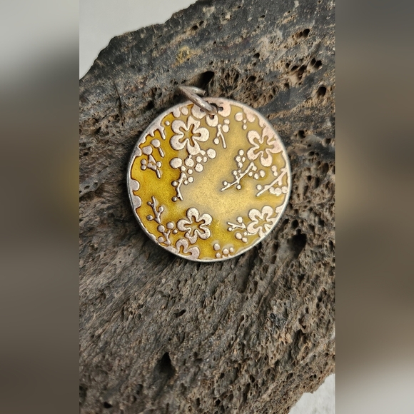 Vintage 2 Sided pendant in Teal and Yellow - Picture 4 of 5